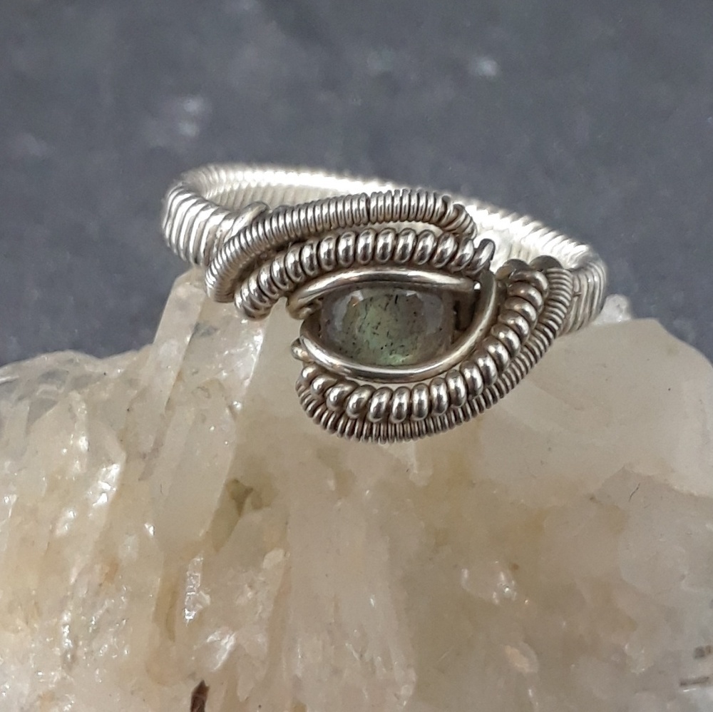 Handmade wire wrapping ring. Labradirite stone